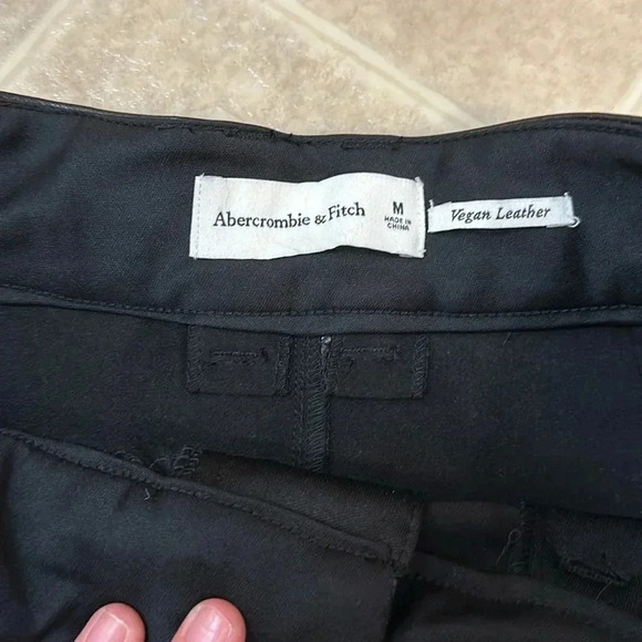 Abercrombie & Fitch Black Women's Shorts - Picture 4 of 6